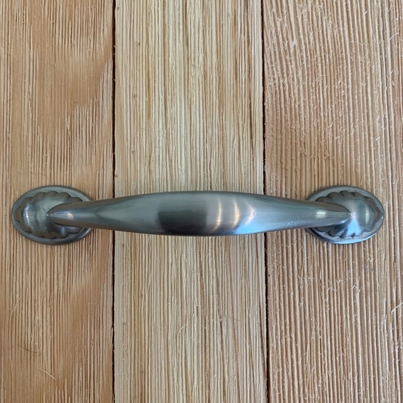 2 Drawer Pulls Dual Mount Shell Pull Satin Nickel Flower Curve Arch Bow Cabinets - Picture 5 of 14